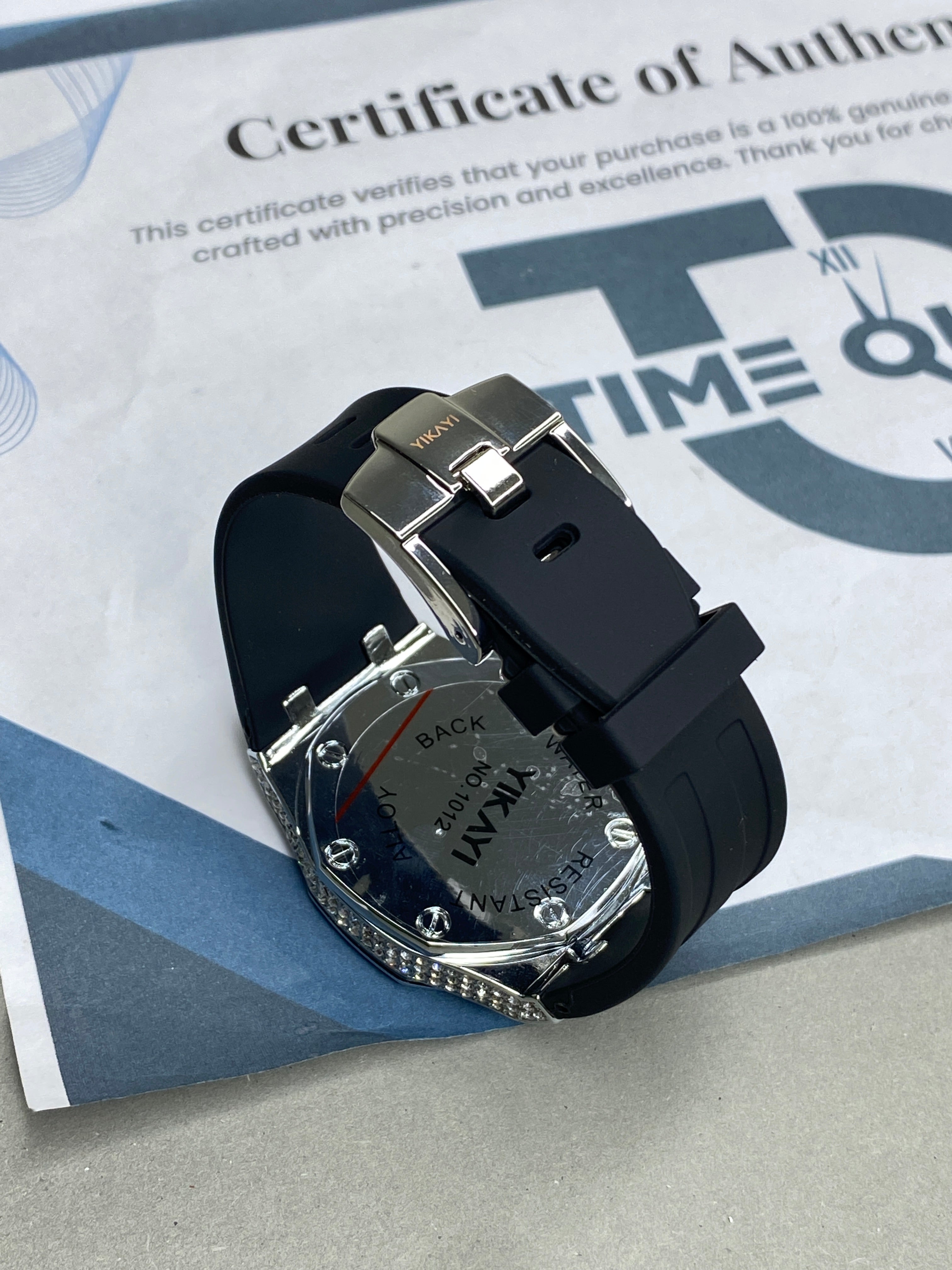 Yikai Diamond-Cut Iced Out Luxury Watch For Men